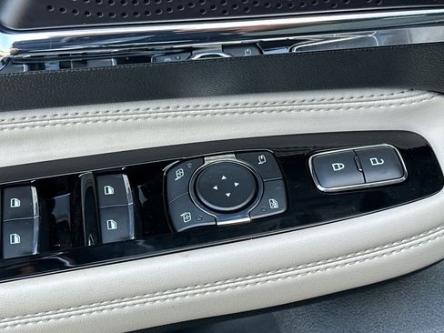 New 2025 Lincoln Corsair Premiere image 14