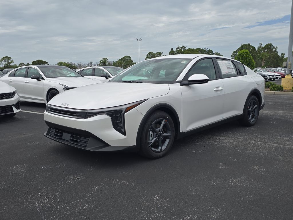 New 2026 Kia K4 FWD image 4