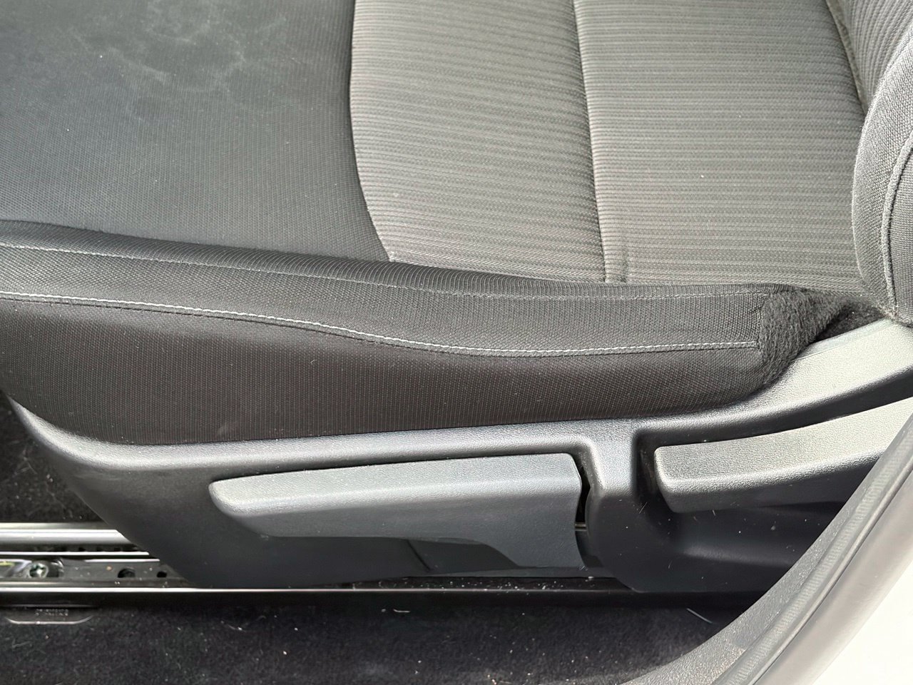 Used 2024 Nissan Sentra SV FWD image 6