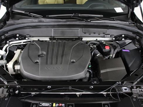 Certified 2023 Volvo XC60 B5 Ultimate w/ Climate Package image 24