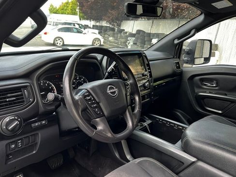 Used 2023 Nissan Titan SV w/ SV Convenience Package AWD/4WD image 15