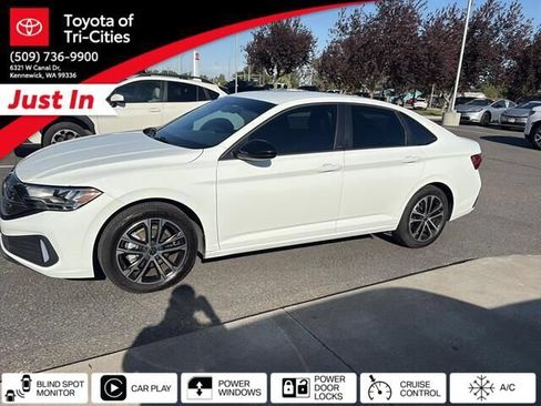 Used 2023 Volkswagen Jetta Sport FWD image 1