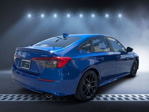 Used 2024 Honda Civic Sport image 3