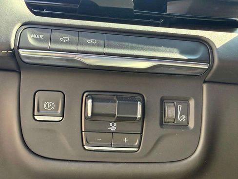 Used 2023 Cadillac Escalade Sport Platinum RWD image 50