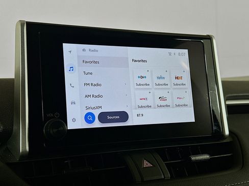 Used 2025 Toyota RAV4 XLE image 21