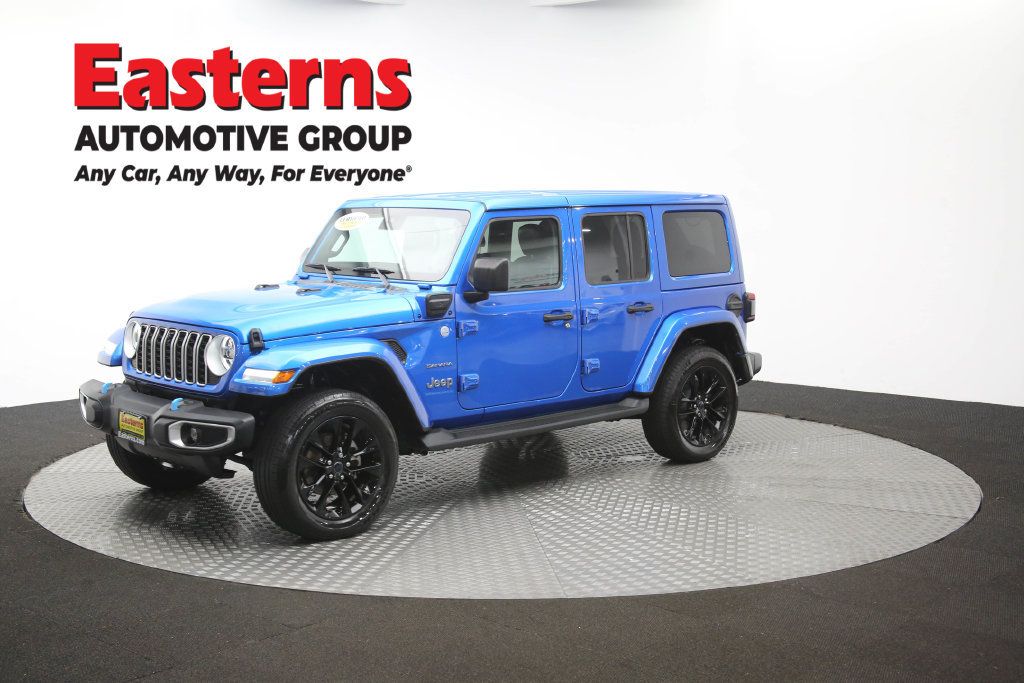 Used 2024 Jeep Wrangler Unlimited Sahara w/ Technology Group AWD/4WD image 60