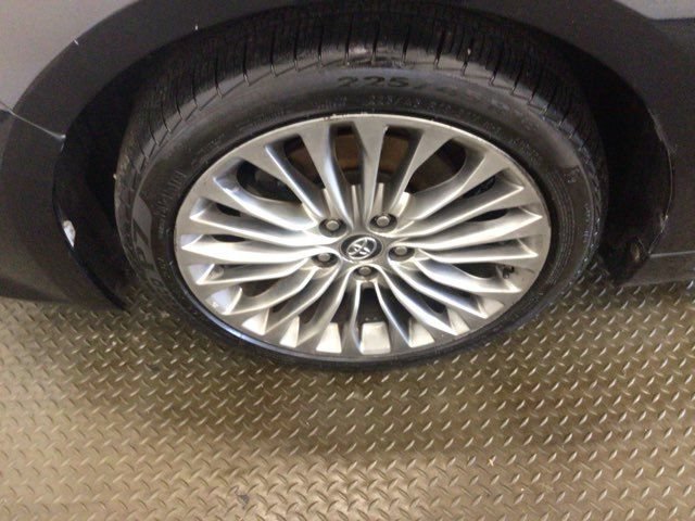 Used 2017 Toyota Avalon Limited FWD image 29