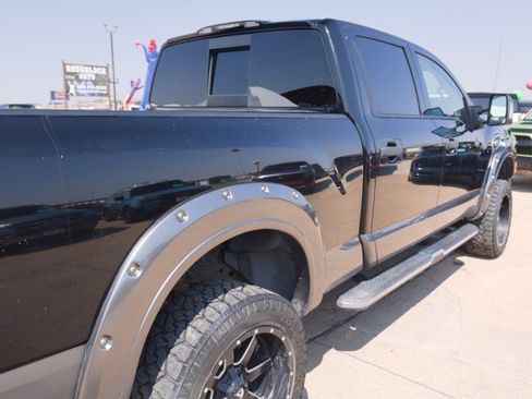 Used 2017 Nissan Titan PRO-4X AWD/4WD image 10