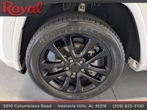 Used 2018 Jeep Grand Cherokee Altitude image 26