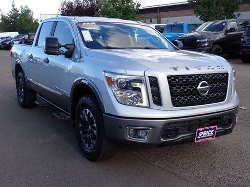 Used 2018 Nissan Titan PRO-4X w/ Pro-4x Convenience Package AWD/4WD image 6