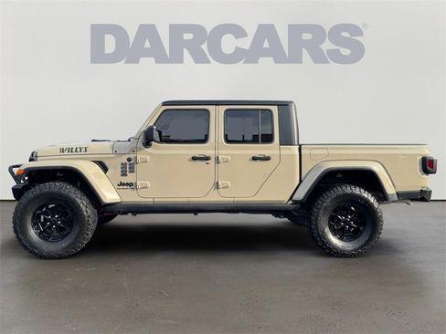 Used 2022 Jeep Gladiator Willys image 4