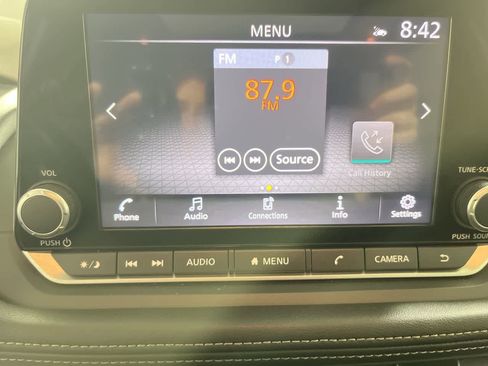 Used 2023 Nissan Rogue SL image 18