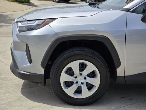 Used 2024 Toyota RAV4 LE AWD/4WD image 6