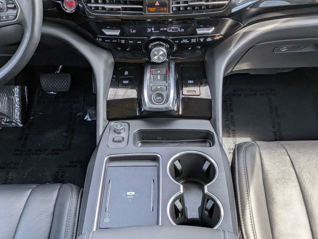 Used 2025 Acura MDX w/ Technology Package FWD image 19