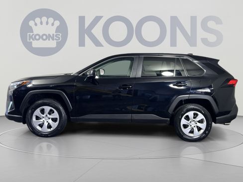 Used 2025 Toyota RAV4 LE AWD/4WD image 2