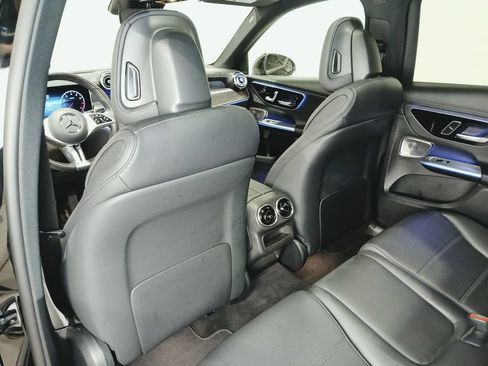 Used 2023 Mercedes-Benz GLC 300 4MATIC w/ Exclusive Trim Package image 15