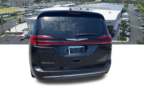 Certified 2023 Chrysler Pacifica Touring-L FWD image 21