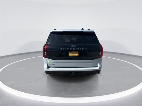 Certified 2025 Ford Expedition Active RWD image 7