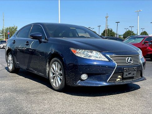 Used 2015 Lexus ES 300h w/ Premium Package w/Bamboo Trim FWD image 3