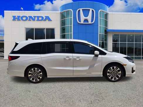 Used 2025 Honda Odyssey Elite image 2
