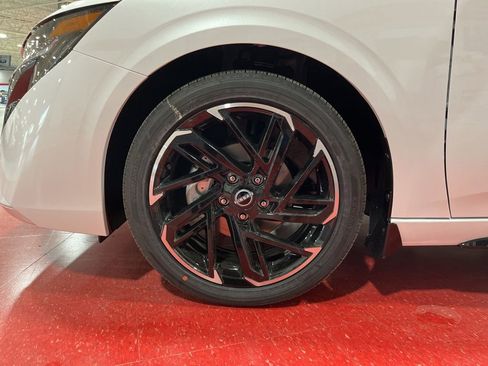 New 2026 Nissan Sentra SR w/ SR Premium Package FWD image 10