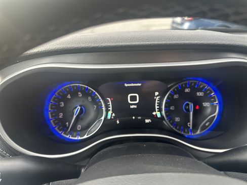 New 2026 Chrysler Pacifica Select FWD image 38