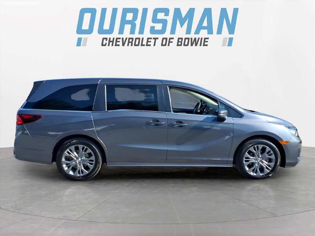 Used 2025 Honda Odyssey Touring image 2