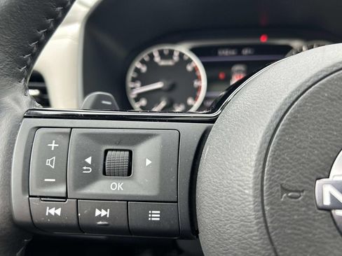 Used 2023 Nissan Rogue SL image 24