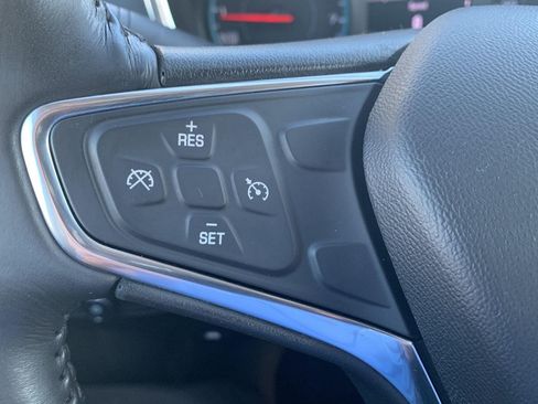 Used 2018 Chevrolet Equinox LT FWD image 11