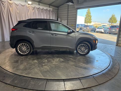 Used 2019 Hyundai Kona SEL w/ SEL Tech Package 02 image 4