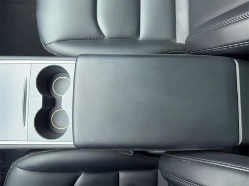 Used 2023 Tesla Model Y Long Range image 32