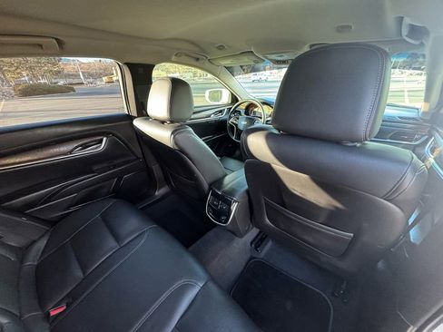 Used 2018 Cadillac XTS Luxury image 12