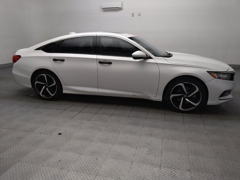 Used 2020 Honda Accord Sport image 11