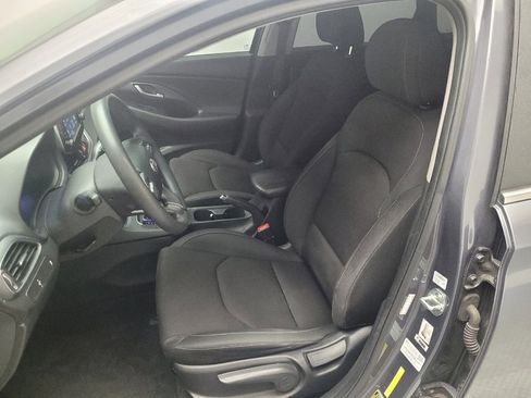 Used 2018 Hyundai Elantra GT image 17