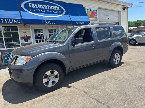 Used 2011 Nissan Pathfinder S AWD/4WD image 4