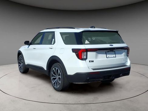 New 2026 Ford Explorer ST-Line image 3