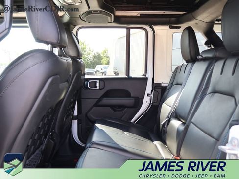 Used 2023 Jeep Wrangler Unlimited Rubicon 4xe w/ Steel Bumper Group AWD/4WD image 17
