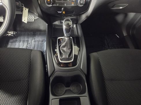 Used 2022 Nissan Rogue Sport S FWD image 13