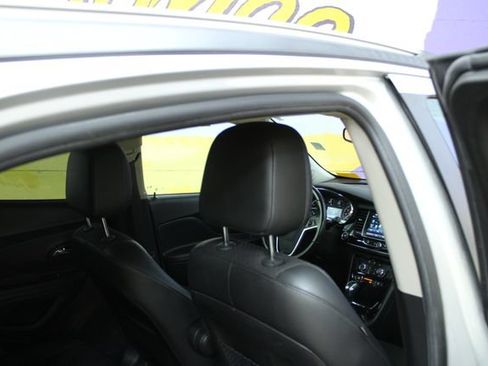 Used 2020 Buick Encore Preferred w/ Safety Package FWD image 10