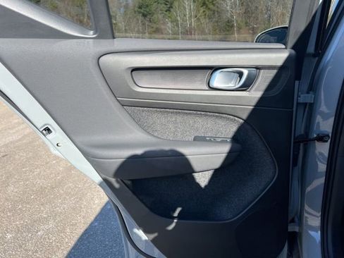 Certified 2025 Volvo XC40 B5 Plus image 23