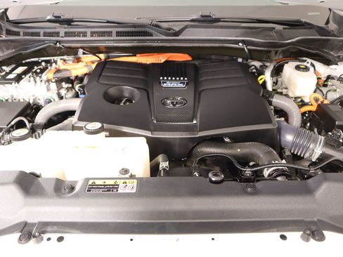 Used 2022 Toyota Tundra Capstone AWD/4WD image 20
