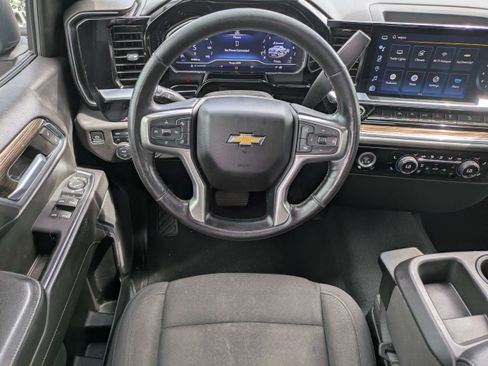 Used 2022 Chevrolet Silverado 1500 LT AWD/4WD image 19