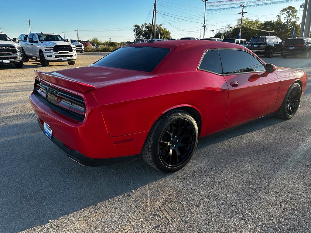 Used 2022 Dodge Challenger GT RWD image 5