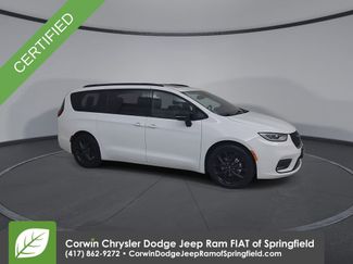 Used 2025 Chrysler Pacifica Limited FWD video 2
