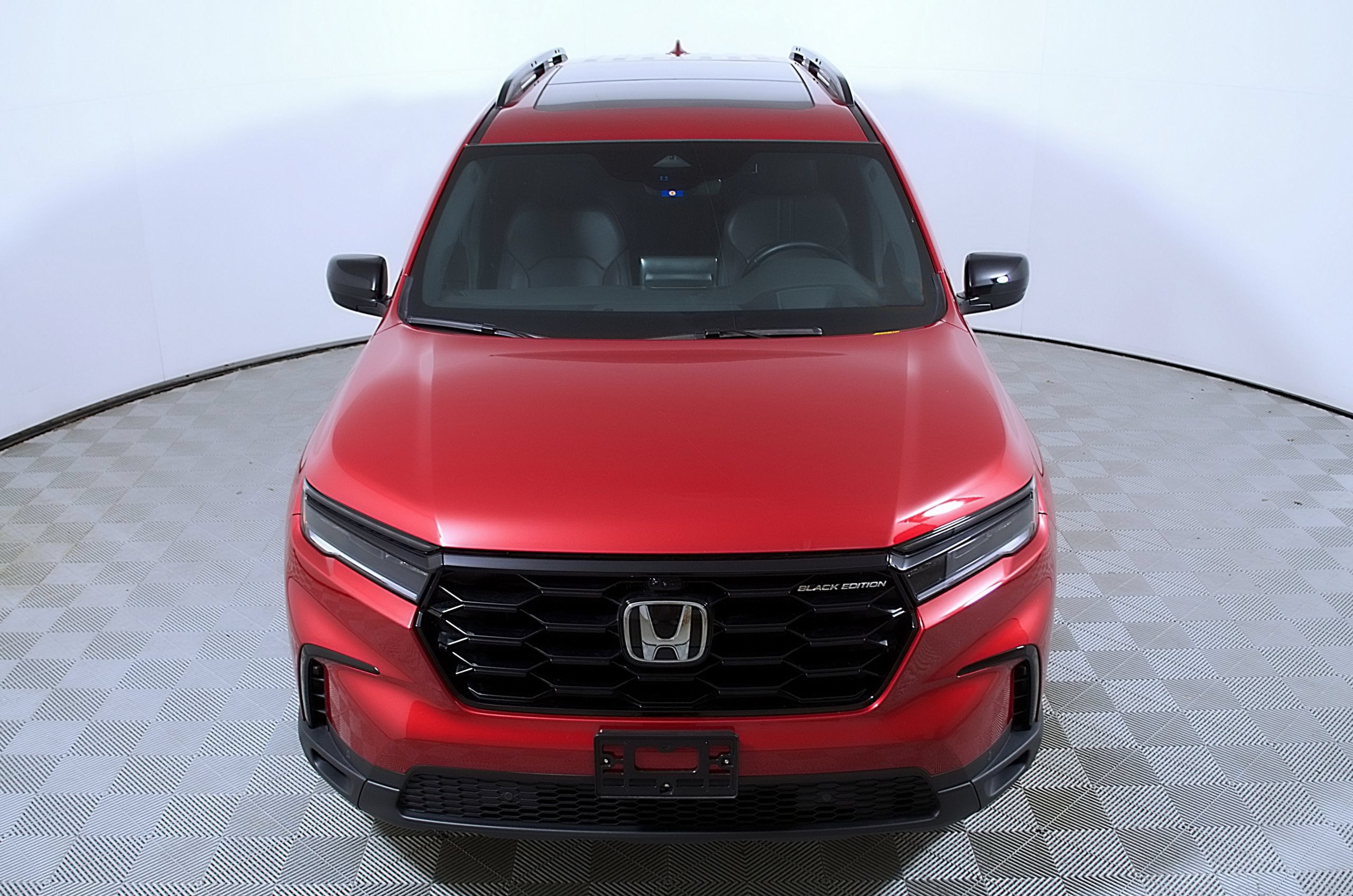 Used 2025 Honda Pilot Black Edition image 4