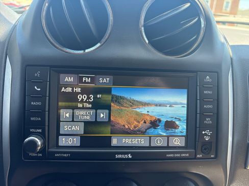 Used 2015 Jeep Compass High Altitude AWD/4WD image 24