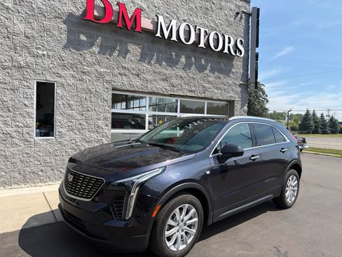 Used 2022 Cadillac XT4 Luxury w/ Cold Weather Package AWD/4WD image 1