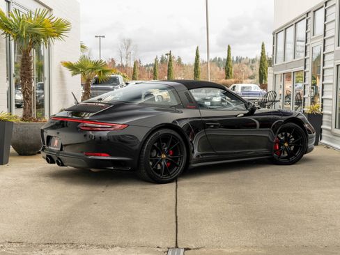 Used 2018 Porsche 911 Targa 4S image 8