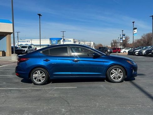 Used 2019 Hyundai Elantra SEL image 2