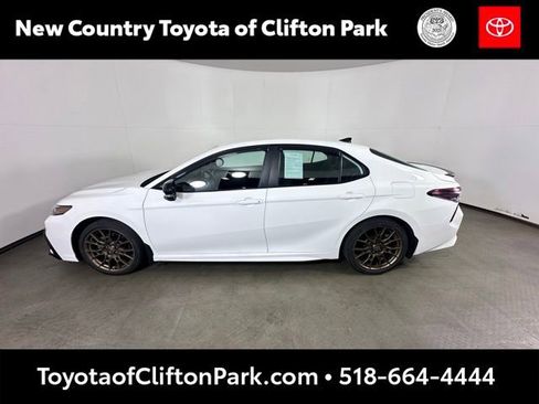 Used 2023 Toyota Camry SE AWD/4WD image 6